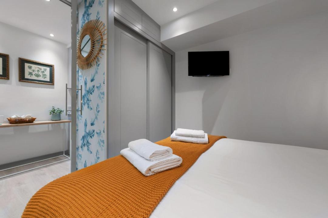 2 Bedrooms 1 Bathroom Furnished - Justicia - Executive Style - Mintystay Madrid Exteriör bild